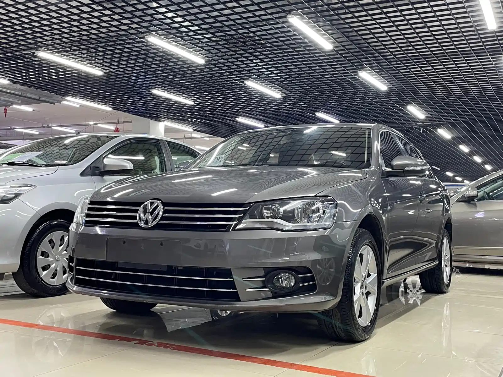 VOLKSWAGEN BORA 2015