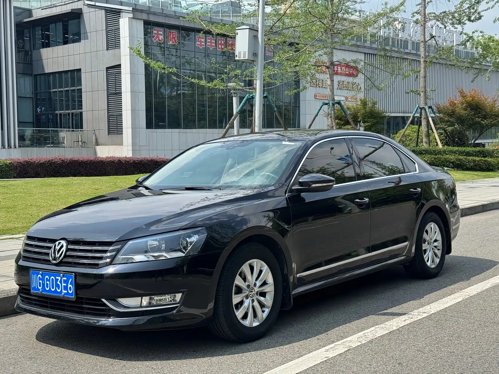 VOLKSWAGEN PASSAT 2013