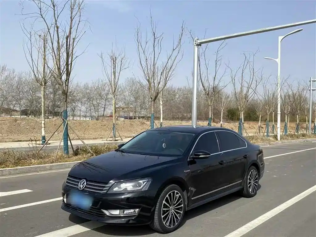 VOLKSWAGEN PASSAT 2014