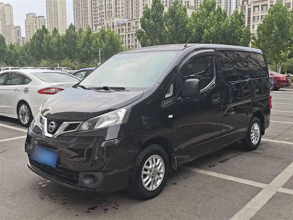 NISSAN NV200 2014