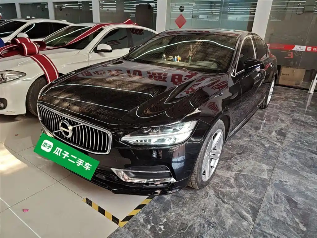 VOLVO S90 2019