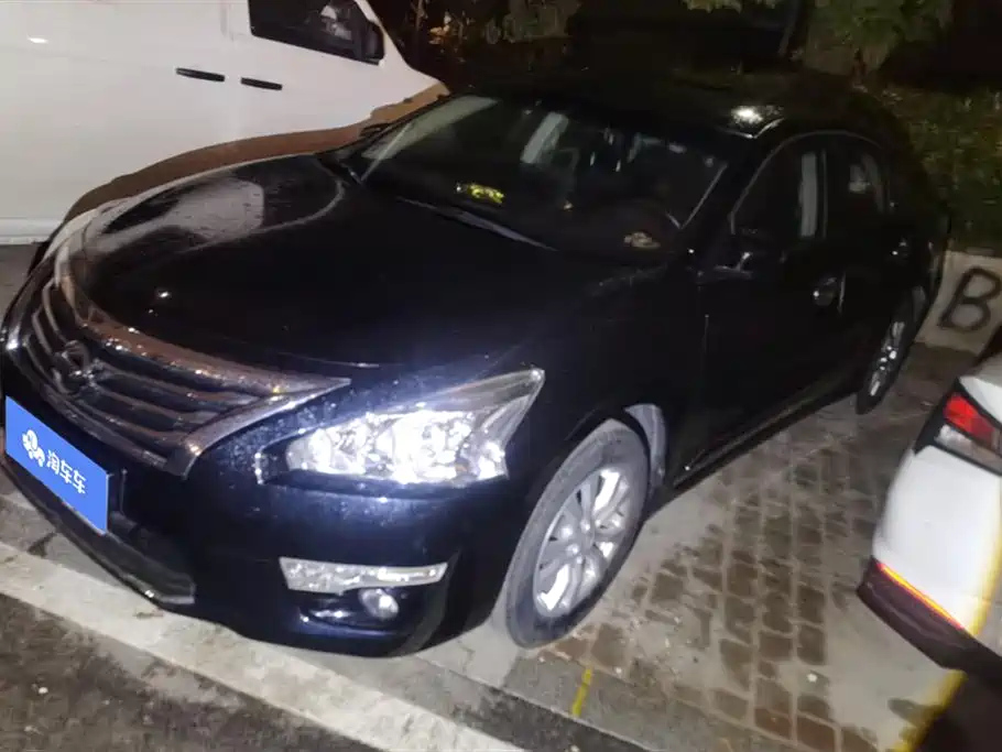 NISSAN TEANA 2013