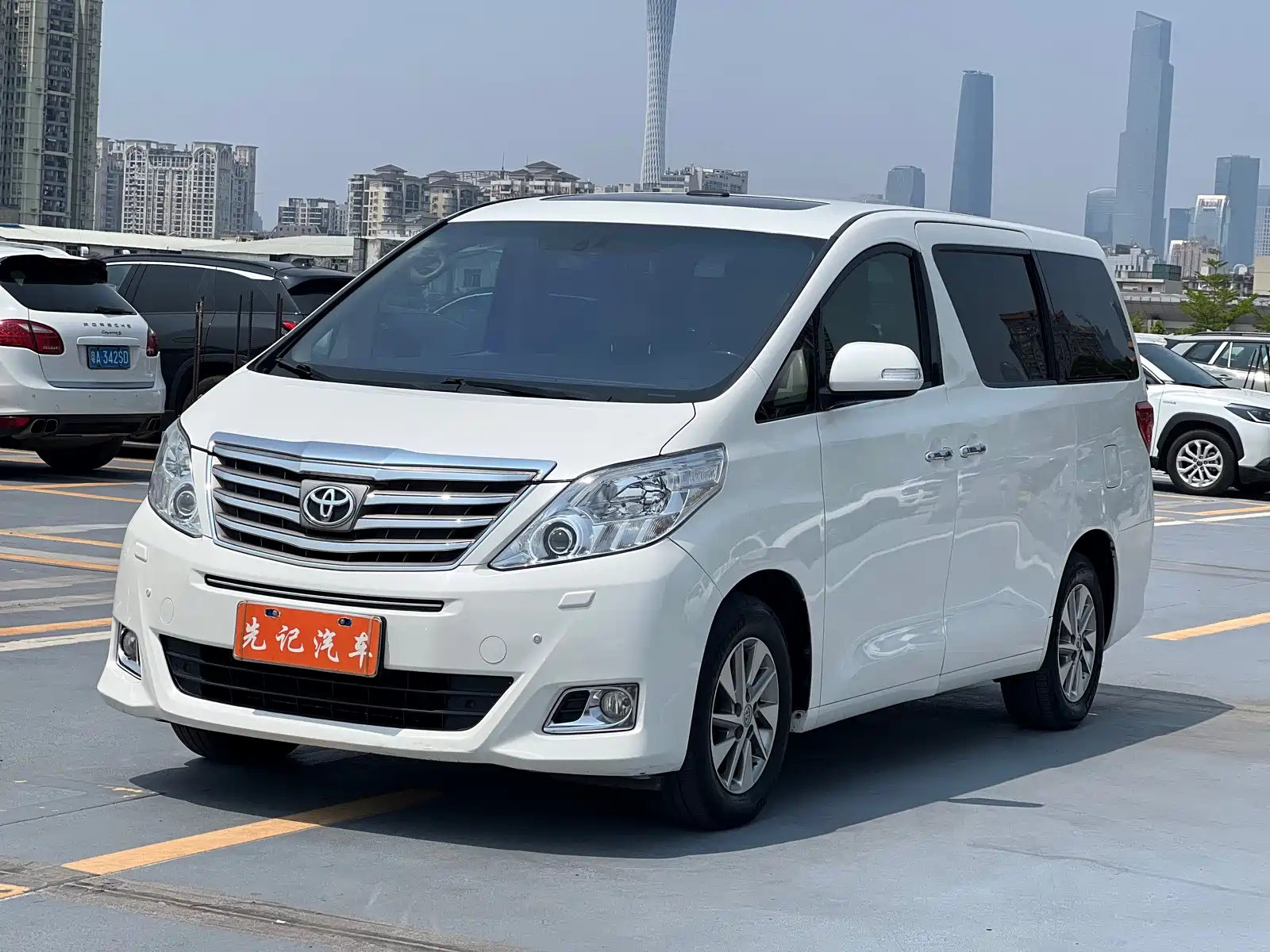 TOYOTA ALPHARD 2012