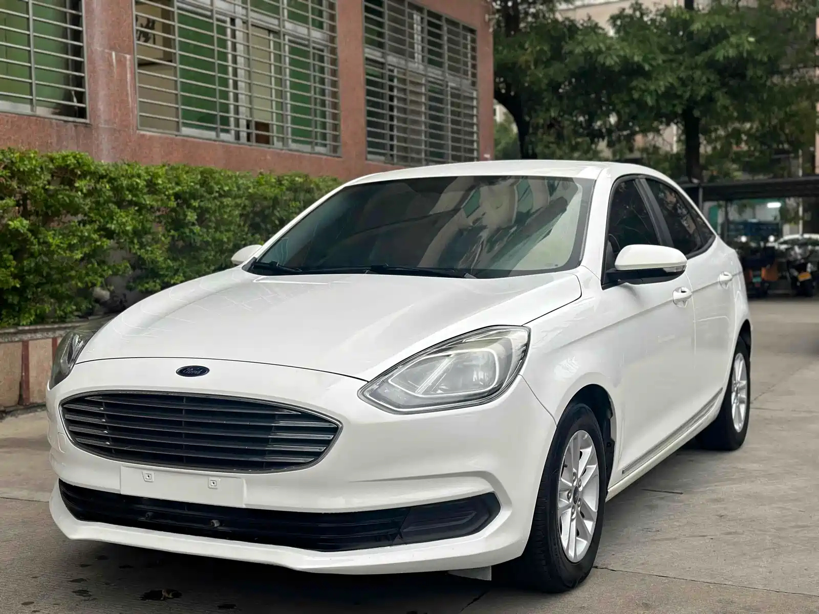 FORD ESCORT 2019
