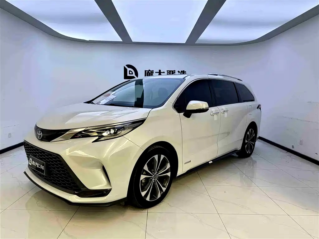 TOYOTA GRANVIA 2022