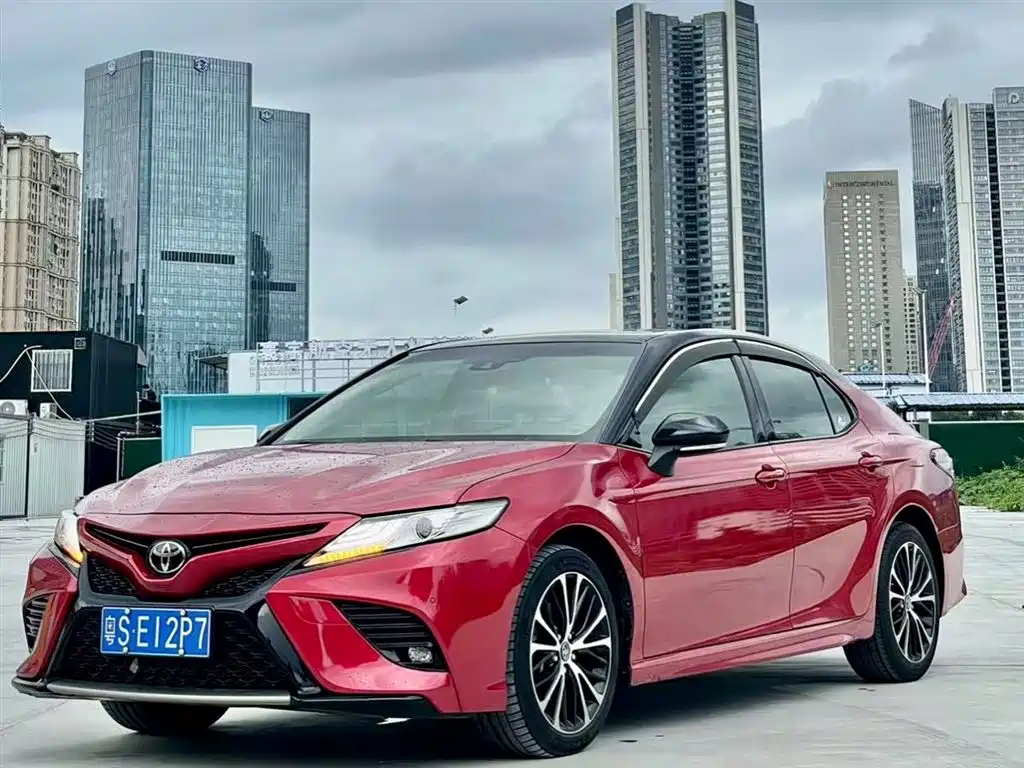 TOYOTA CAMRY 2018