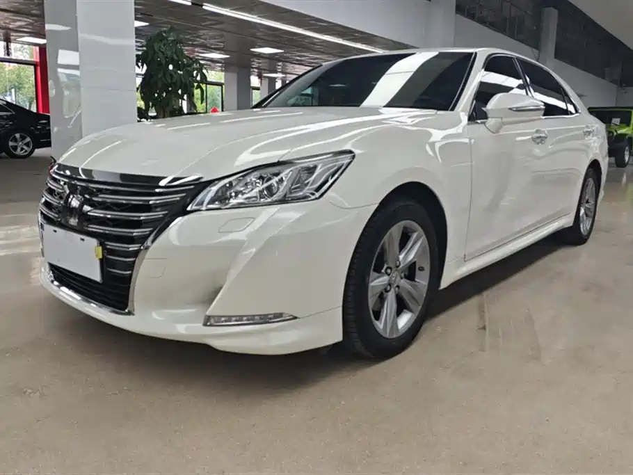 TOYOTA CROWN 2015
