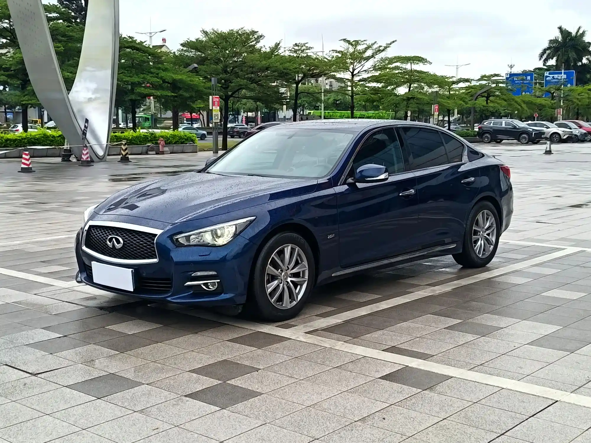 INFINITI Q50L
