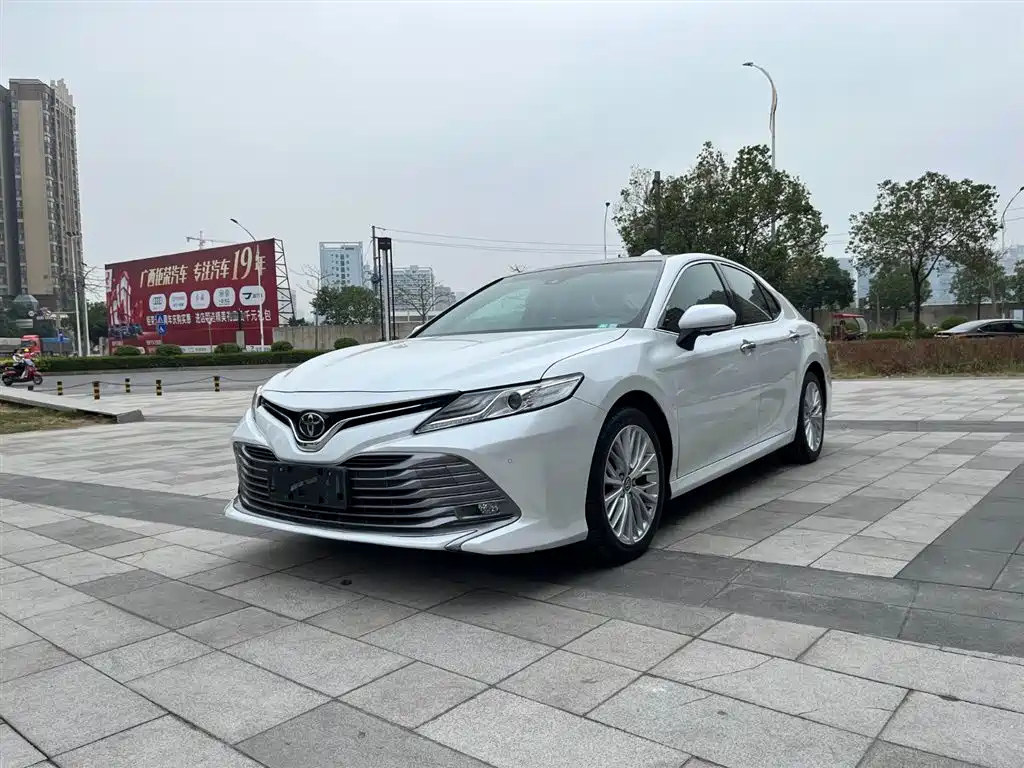TOYOTA CAMRY 2018