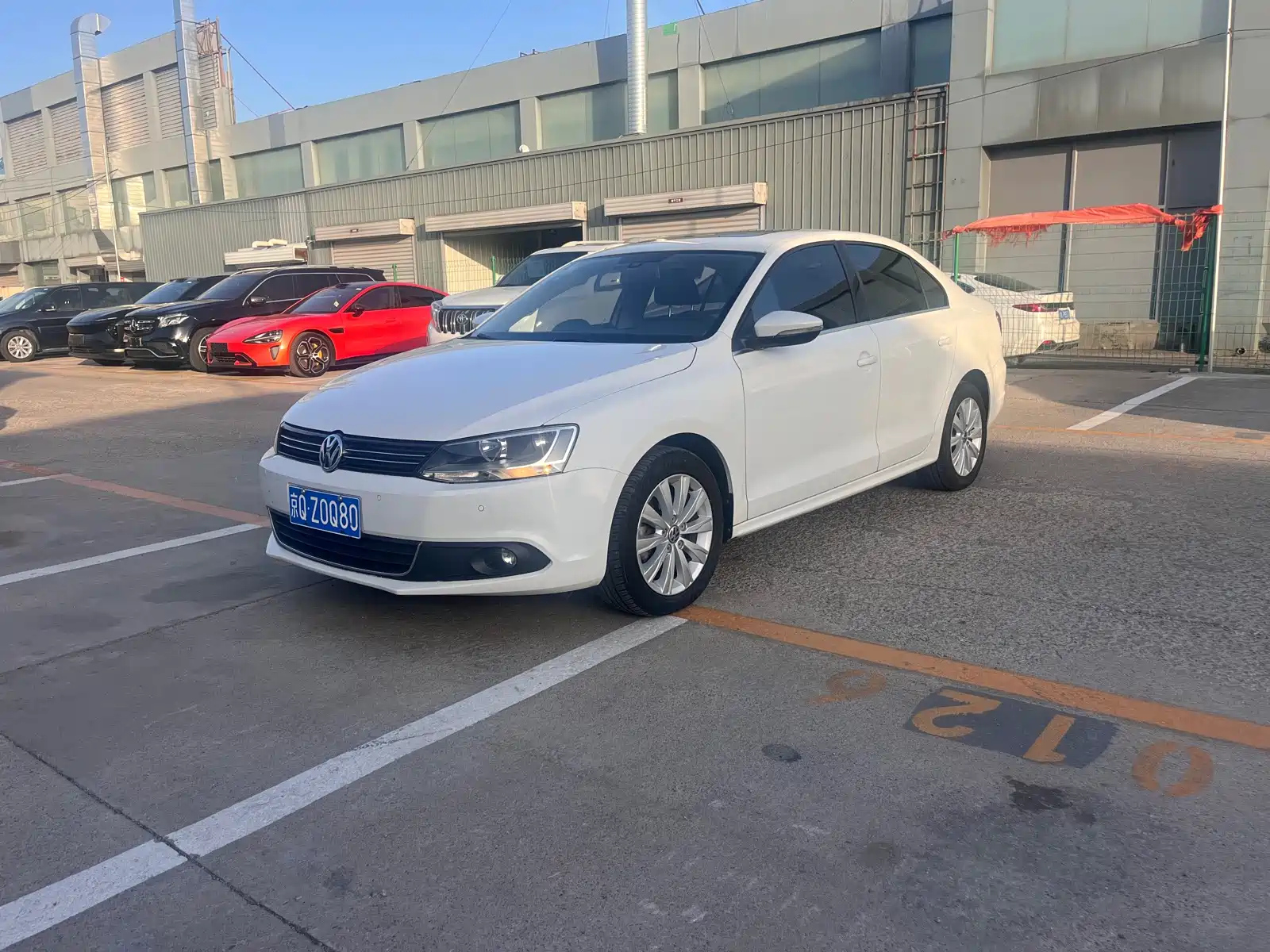VOLKSWAGEN SAGITAR 2014