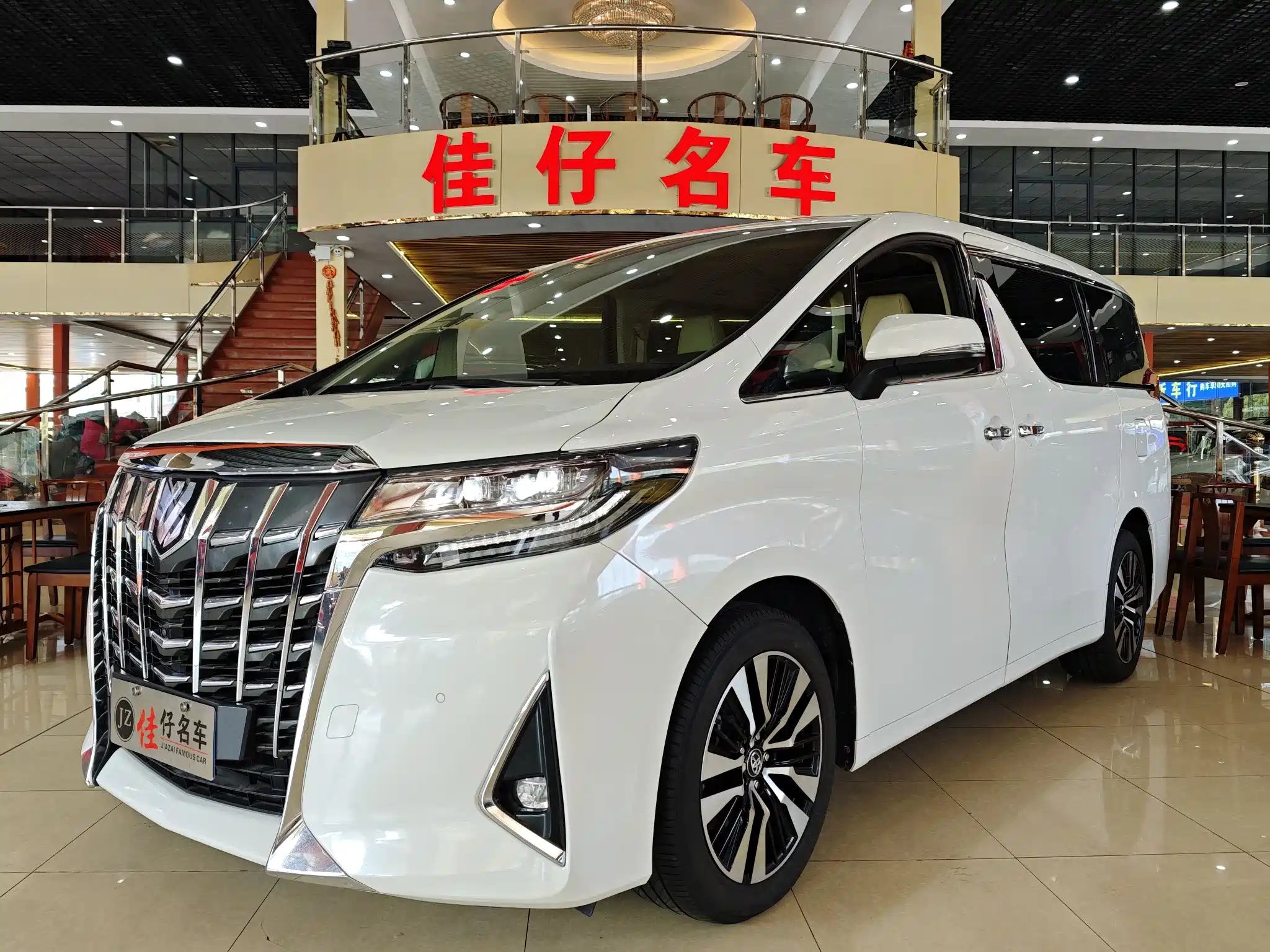 TOYOTA ALPHARD 2018
