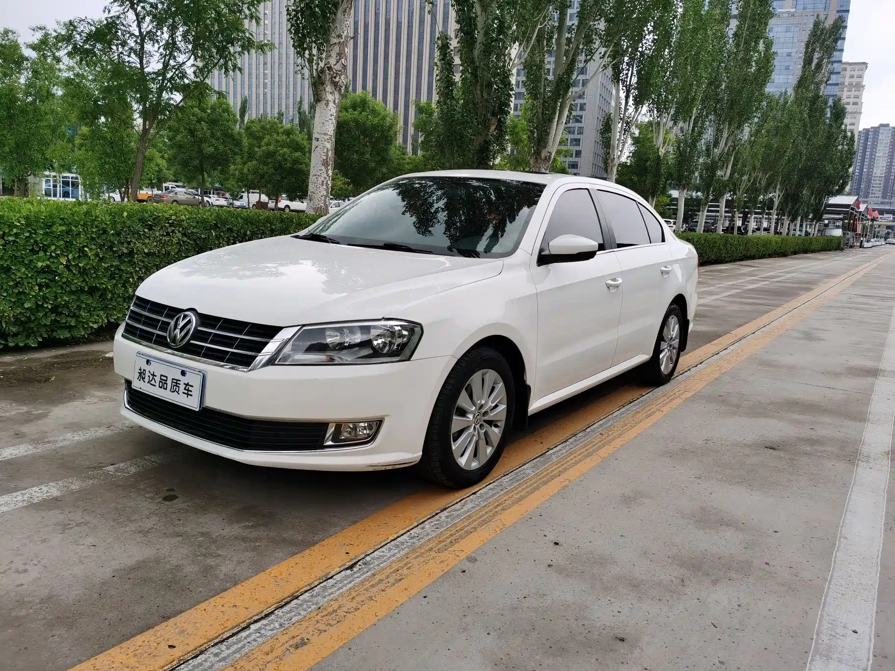 VOLKSWAGEN LAVIDA 2013