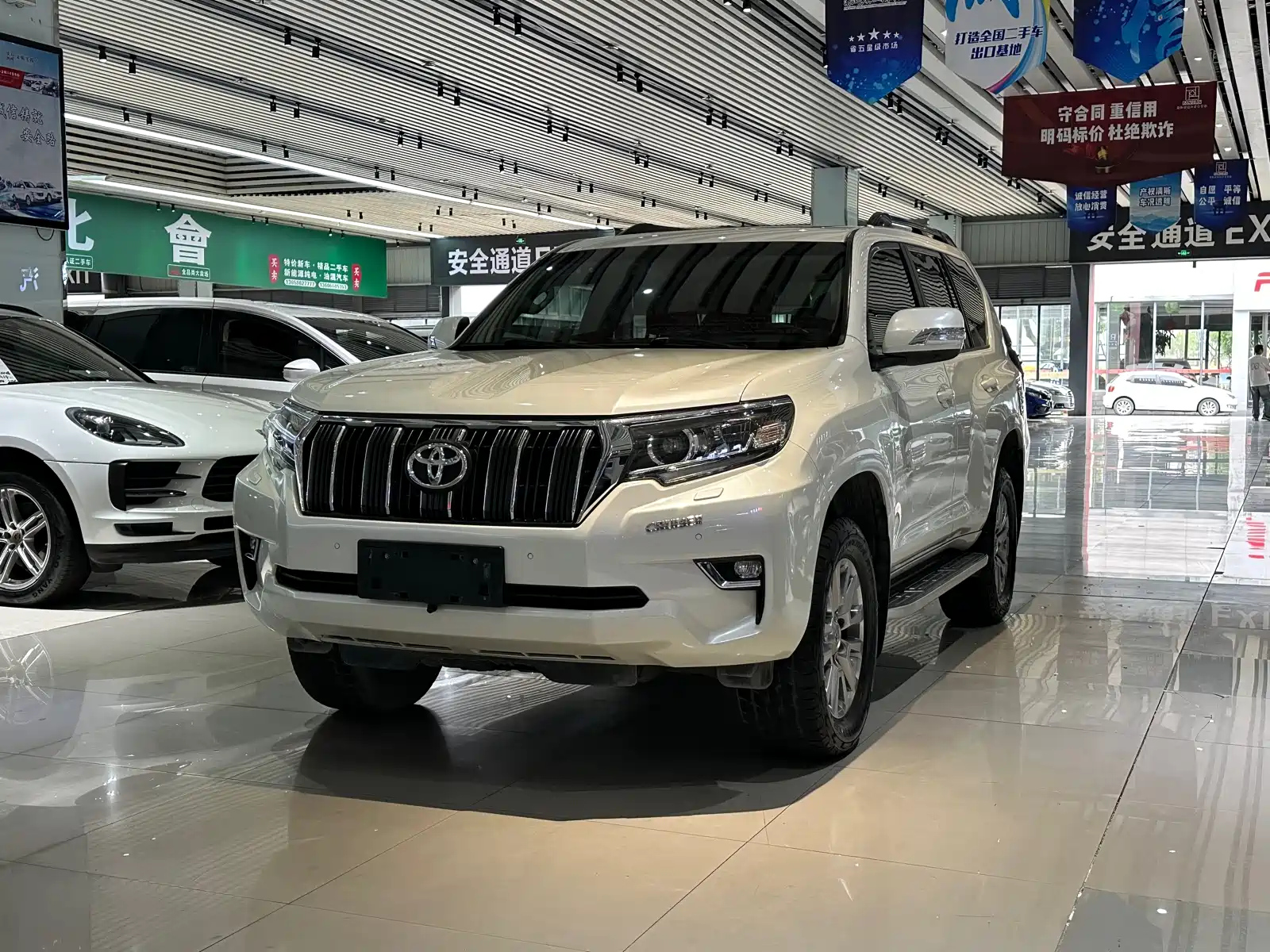 TOYOTA PRADO 2018