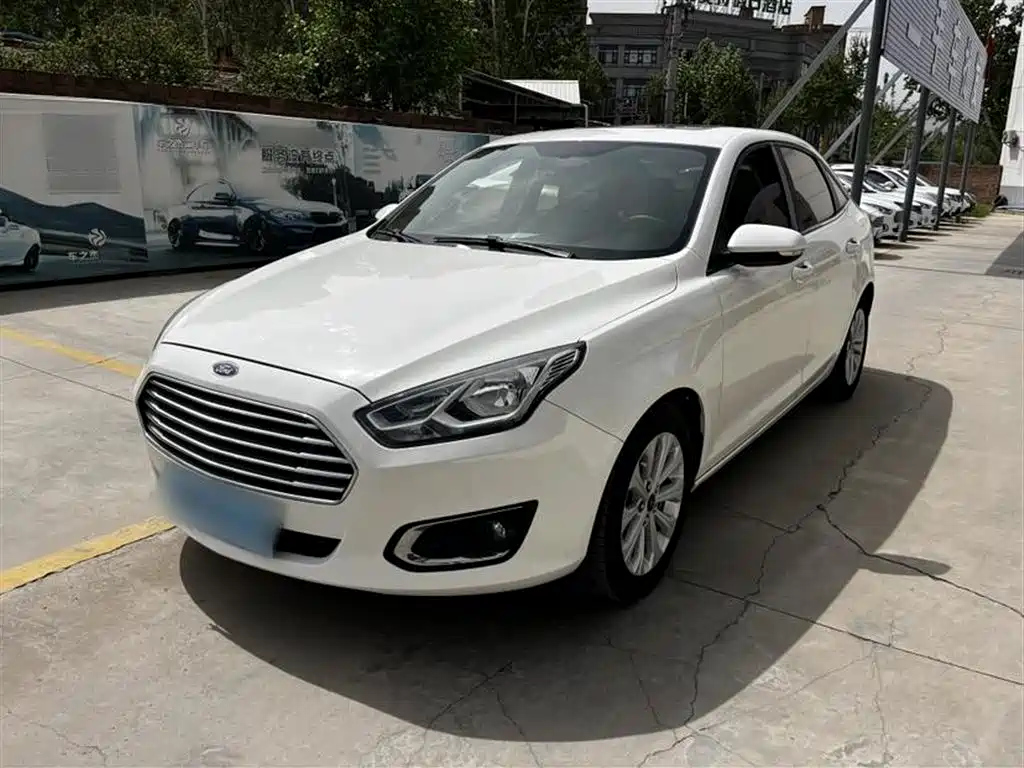 FORD ESCORT 2017