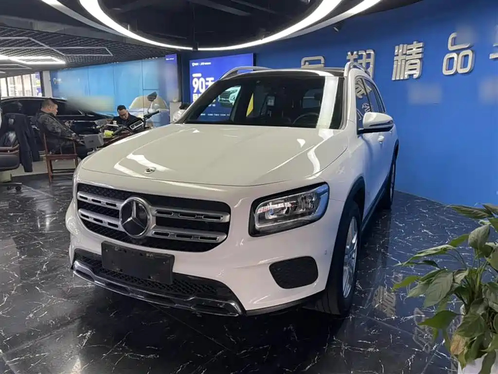 MERCEDES BENZ GLB