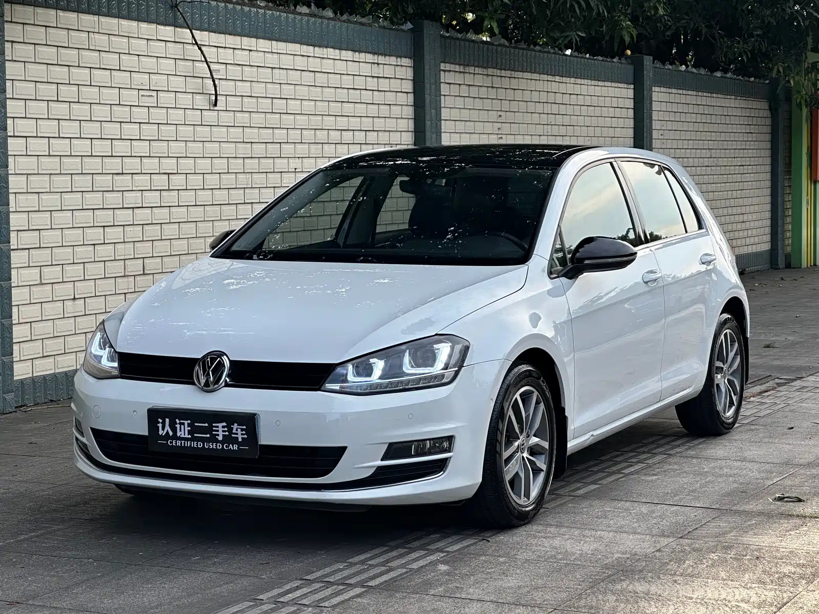 VOLKSWAGEN GOLF 2016