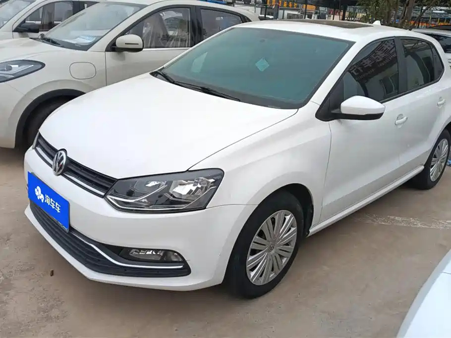 VOLKSWAGEN POLO 2016