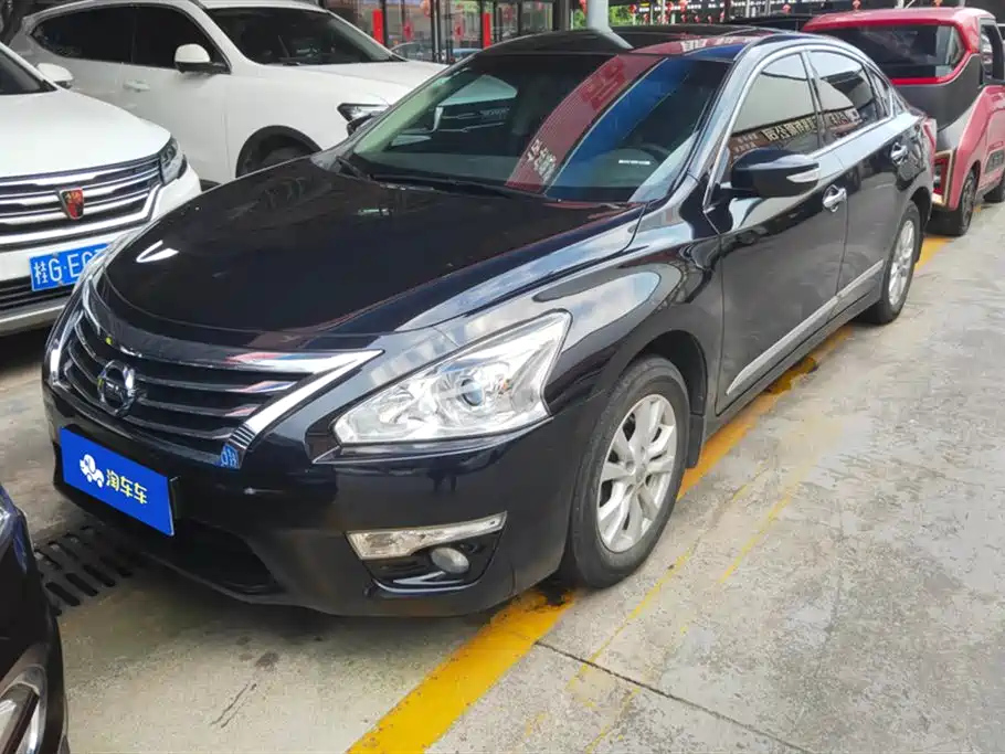 NISSAN TEANA 2015