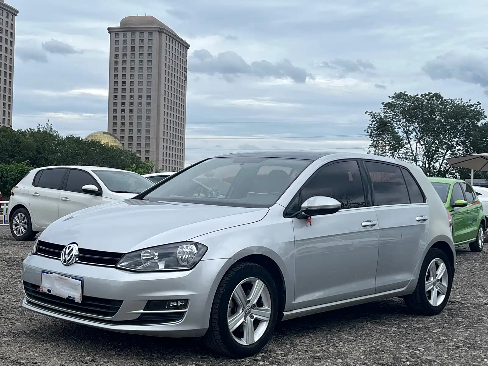 VOLKSWAGEN GOLF 2014