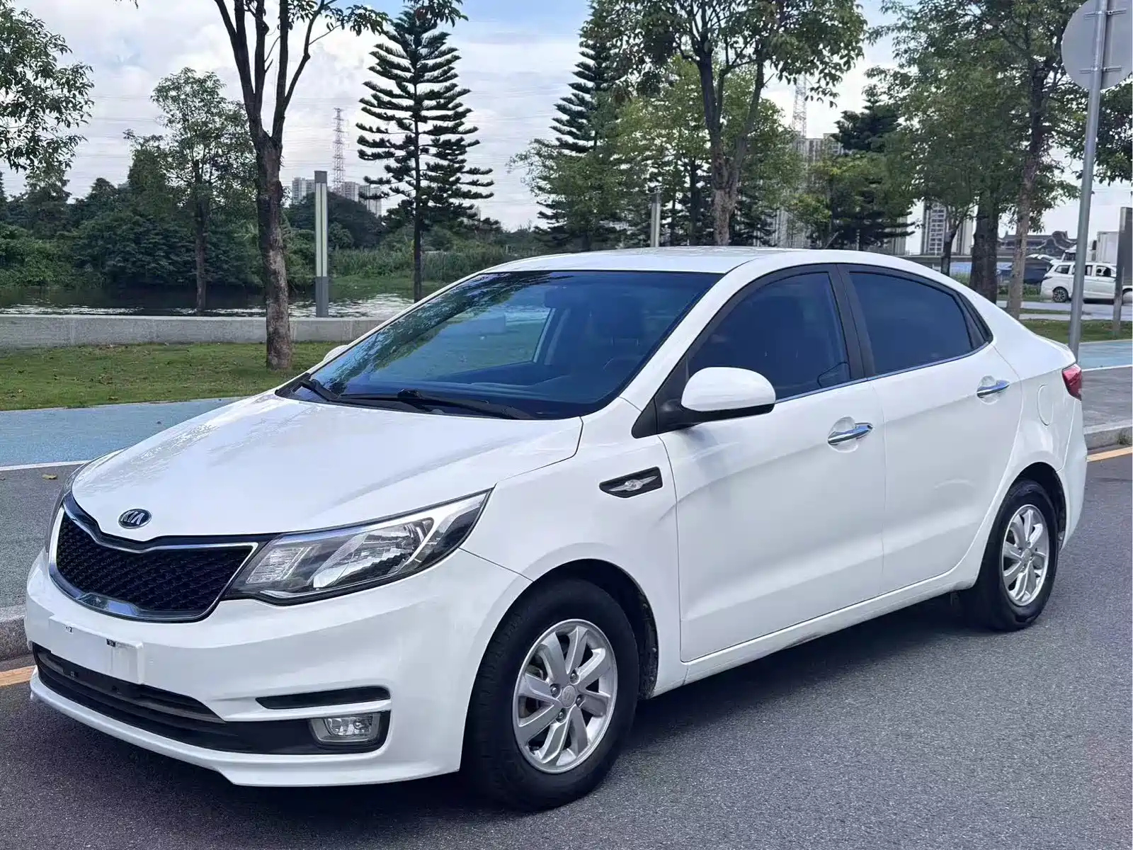 KIA K2 2015