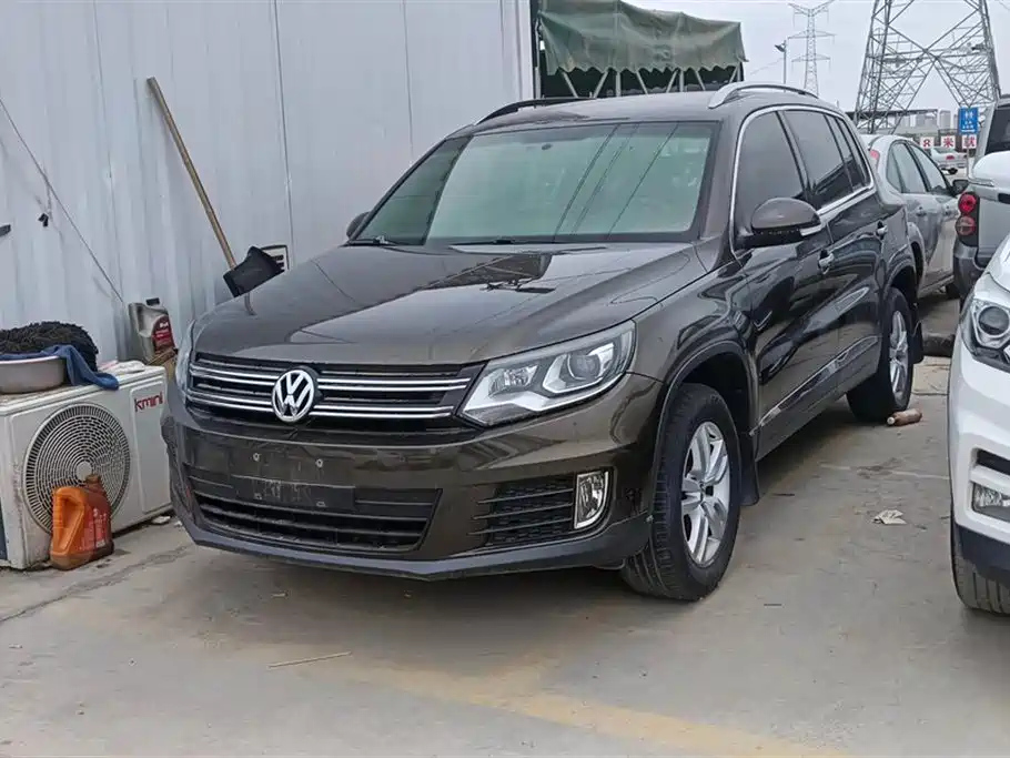 VOLKSWAGEN TIGUAN 2015