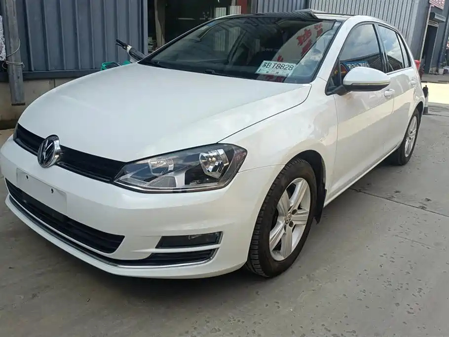 VOLKSWAGEN GOLF 2015