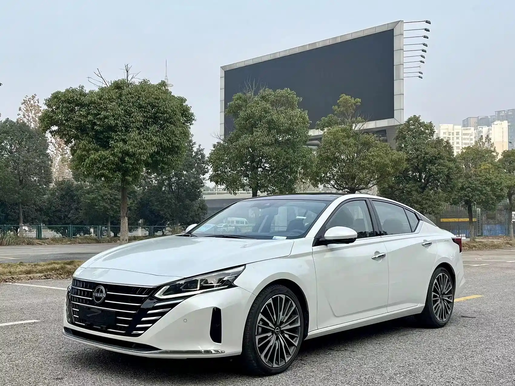 NISSAN TEANA 2022