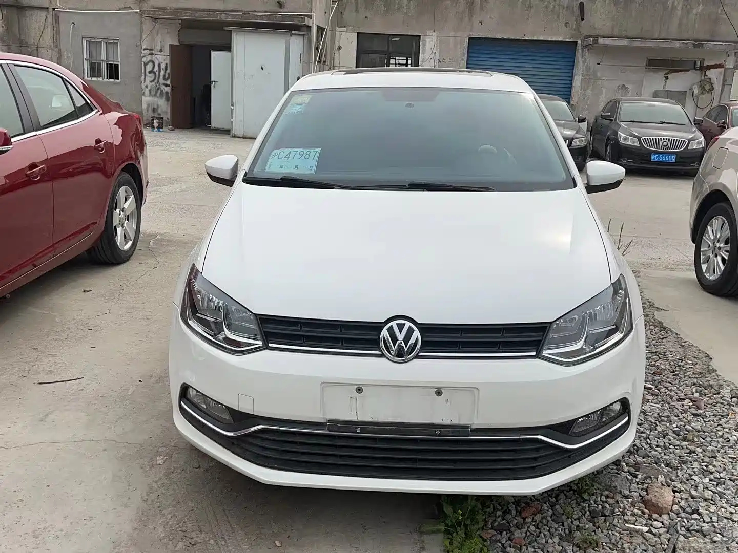 VOLKSWAGEN POLO 2016