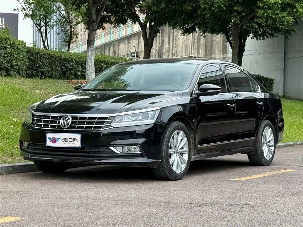 VOLKSWAGEN PASSAT 2017
