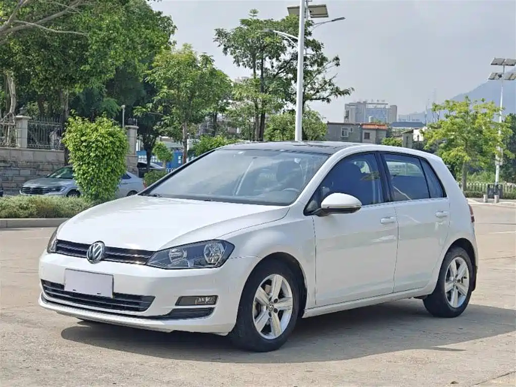 VOLKSWAGEN GOLF 2016