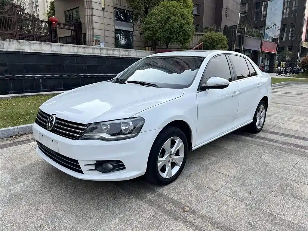 VOLKSWAGEN BORA 2014