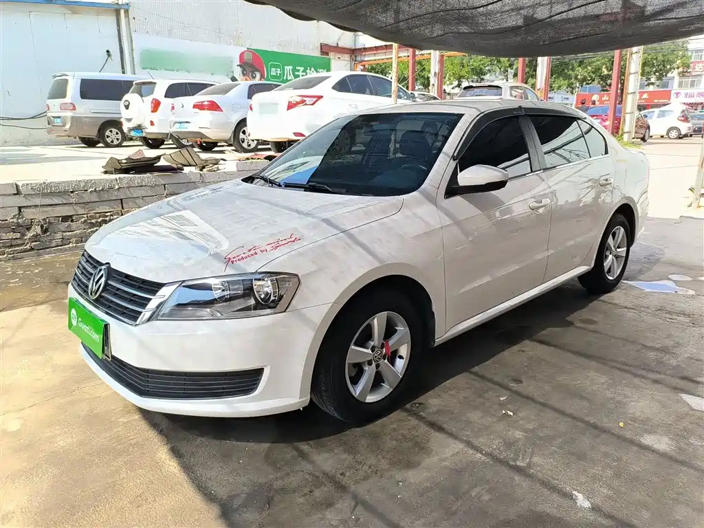 VOLKSWAGEN LAVIDA 2013