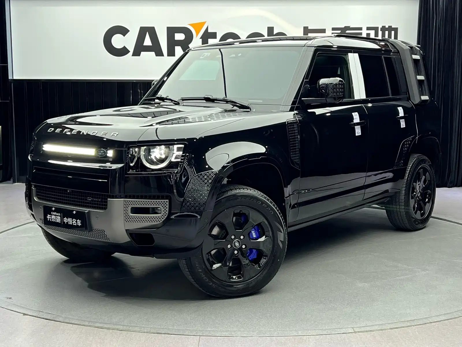 LAND ROVER DEFENDER 2023