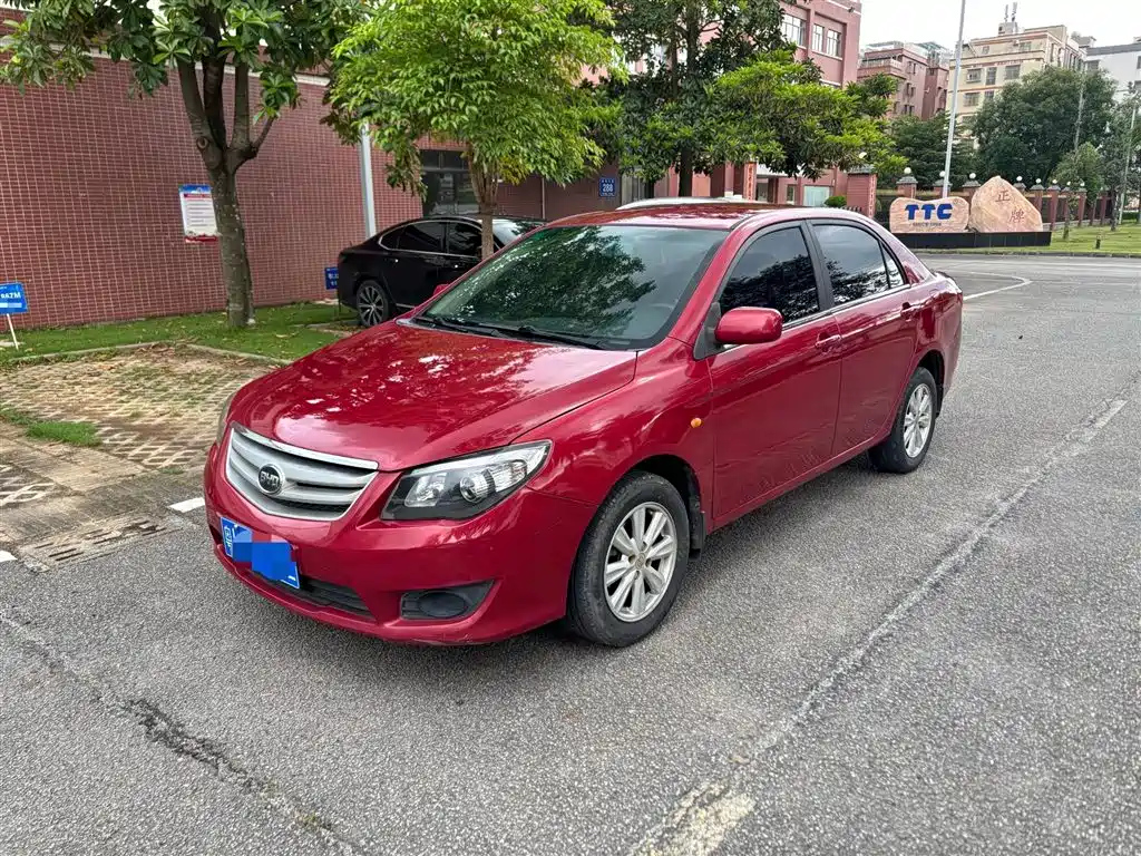 BYD L3 2015