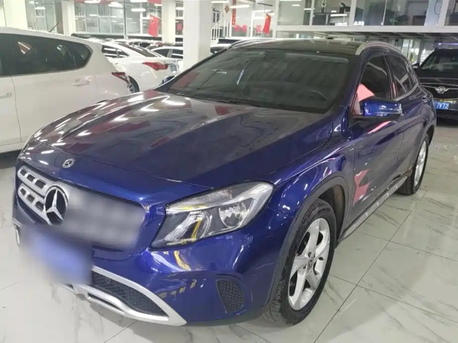 MERCEDES BENZ GLA 2017