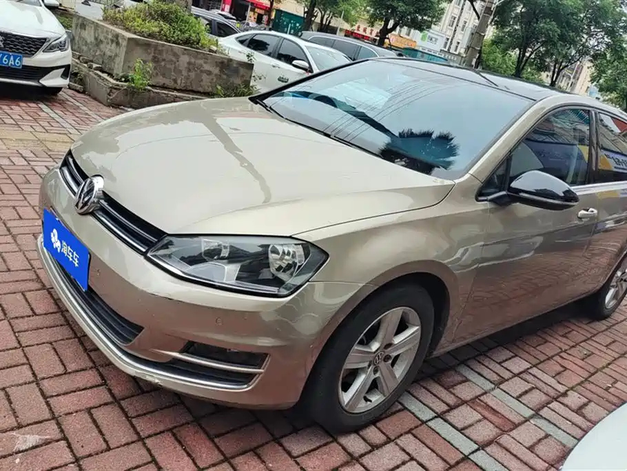 VOLKSWAGEN GOLF 2017