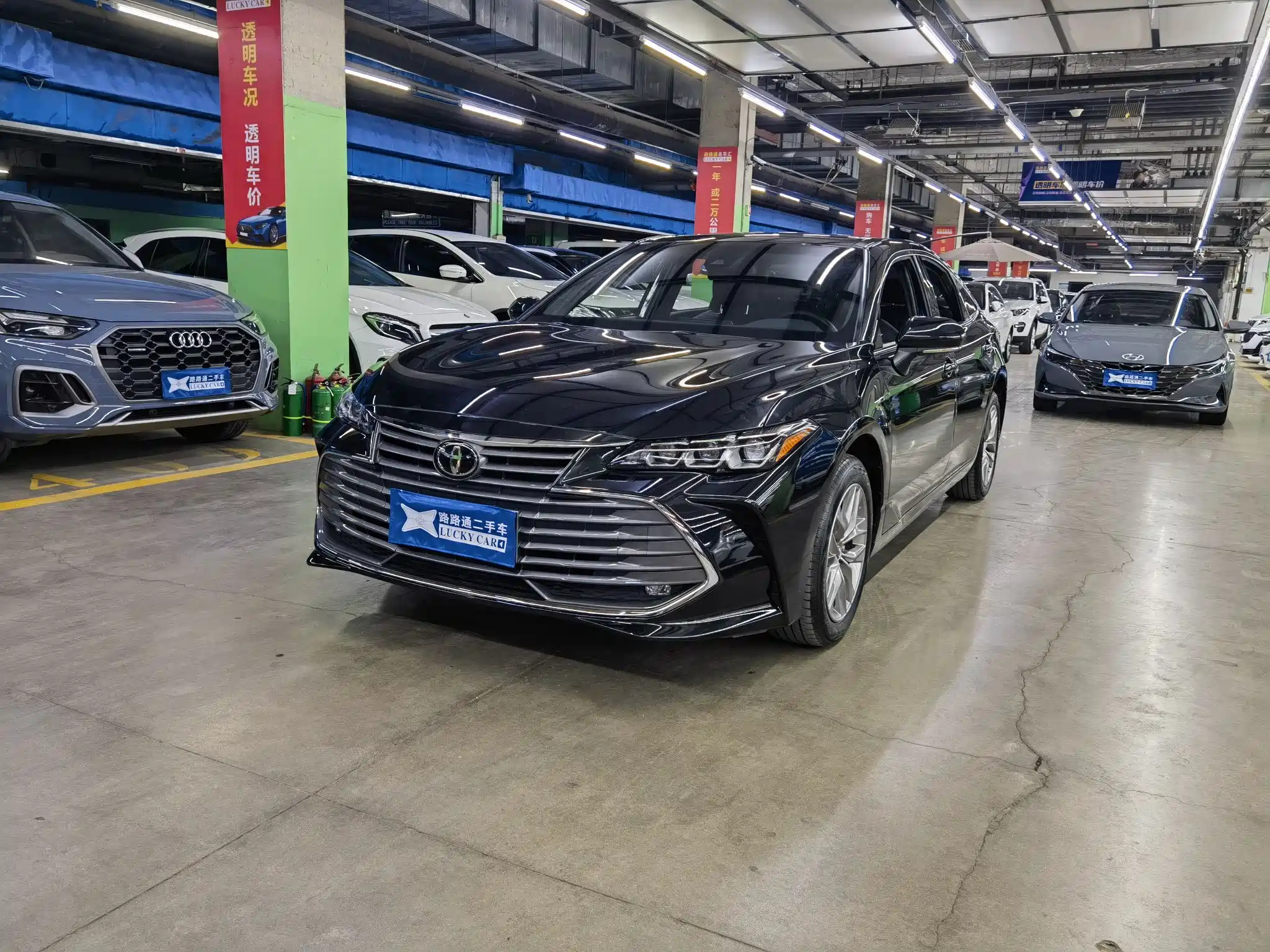 TOYOTA AVALON 2019