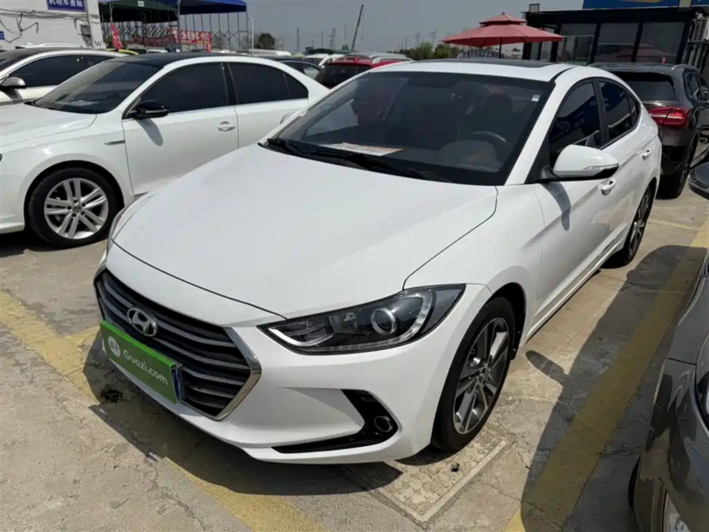 HYUNDAI ELANTRA