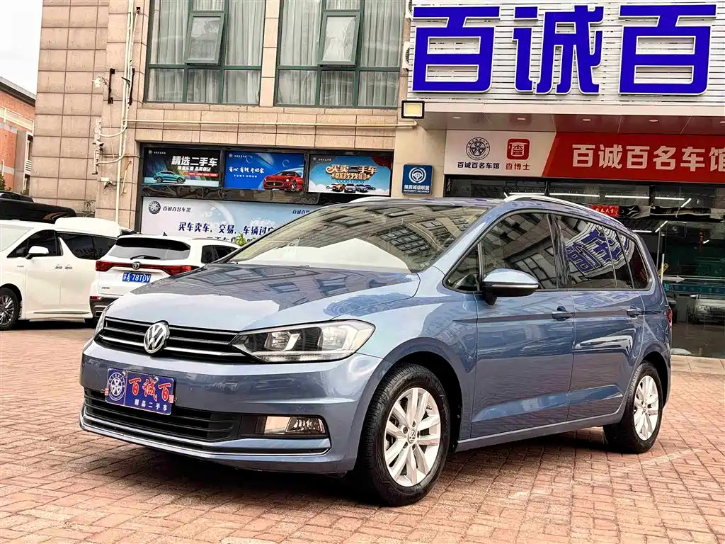 VOLKSWAGEN TOURAN 2018