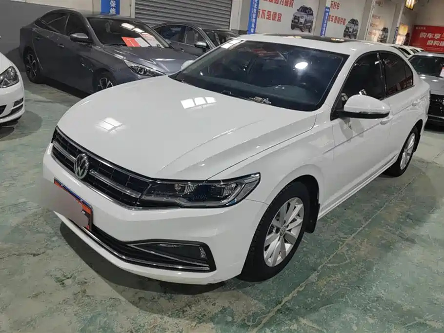 VOLKSWAGEN BORA 2021