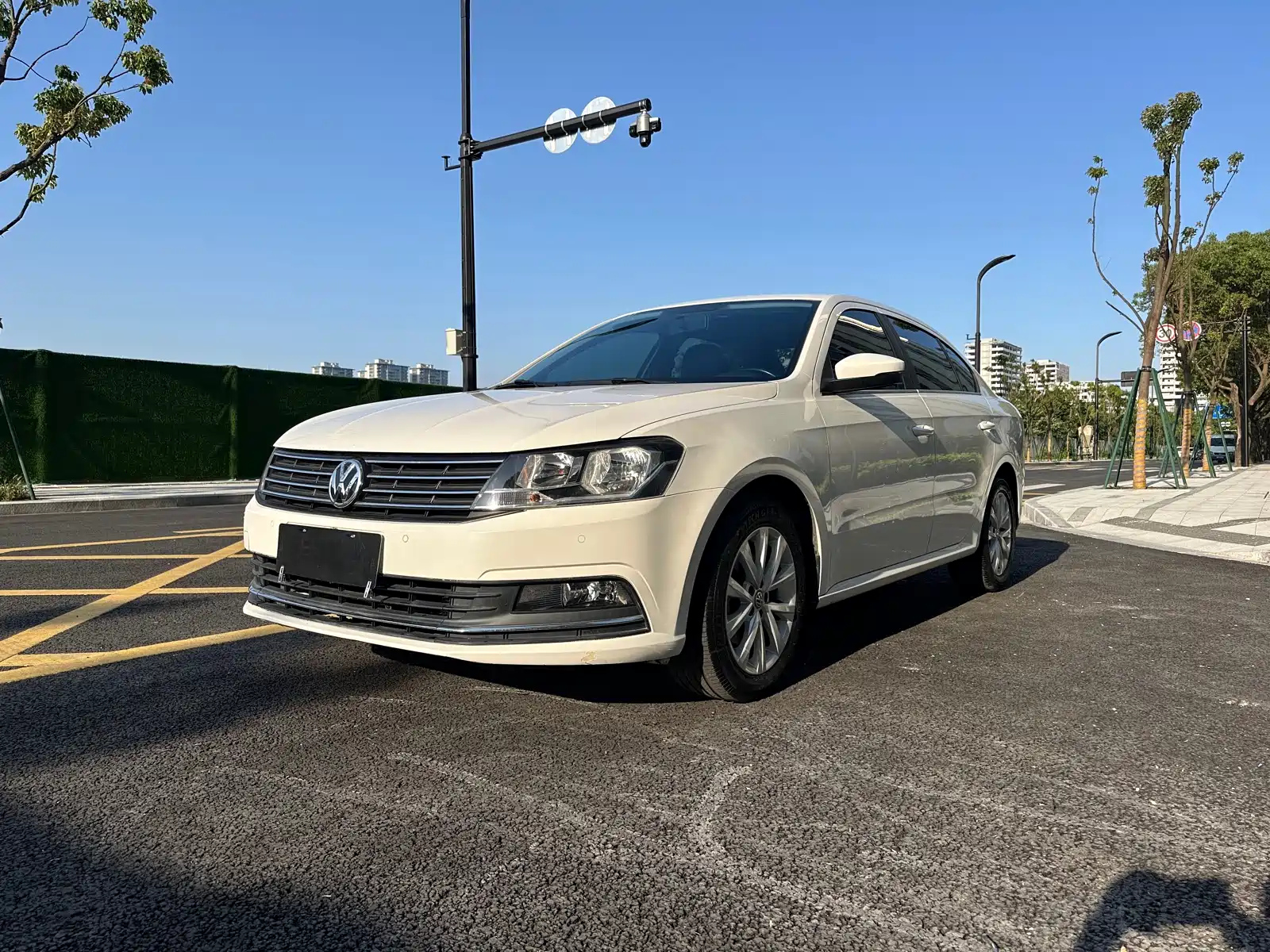 VOLKSWAGEN LAVIDA 2015