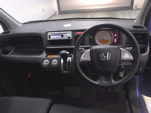 HONDA LIFE 2010