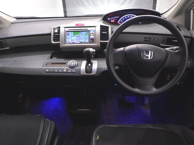 HONDA FREED 2013