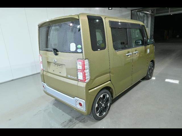 DAIHATSU WAKE 2014