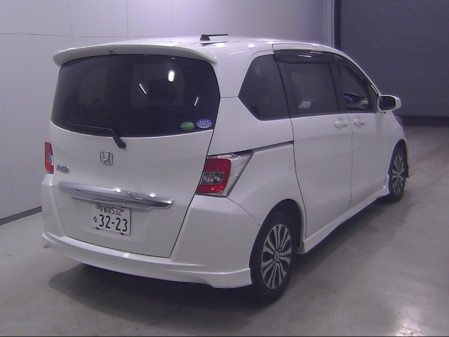 HONDA FREED 2015