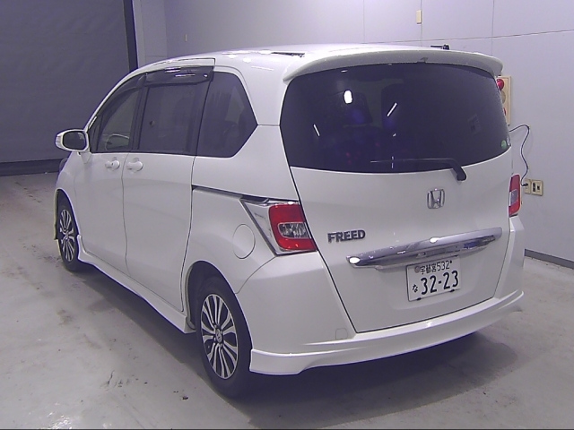 HONDA FREED 2015