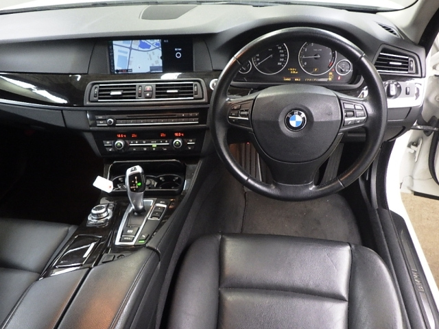 BMW 5 SERIES 2010