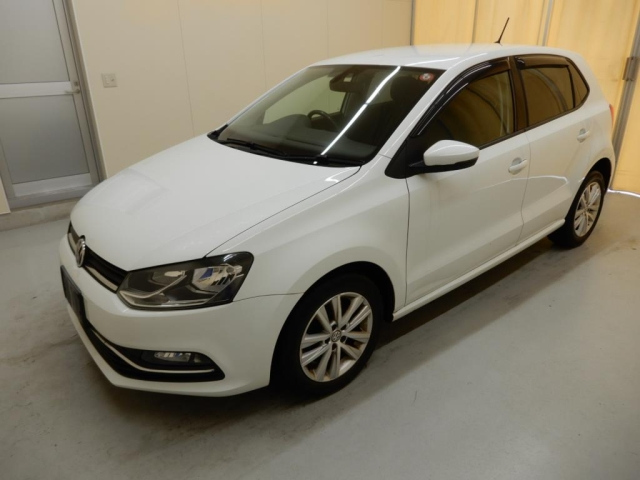 VOLKSWAGEN POLO 2016