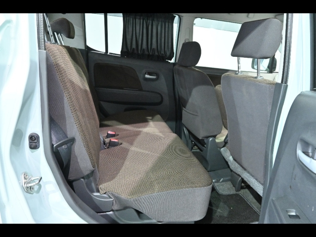 SUZUKI MRWAGON 2011