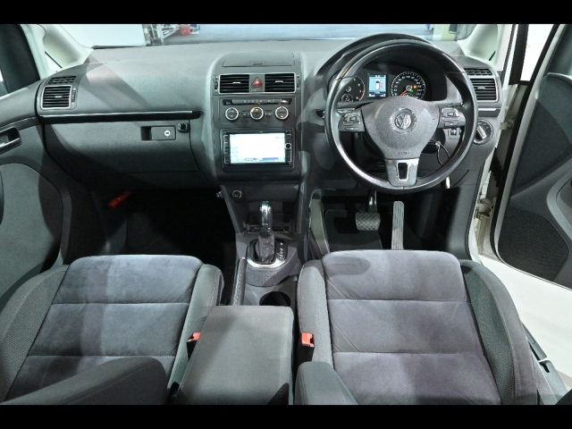 VOLKSWAGEN GOLF TOURAN 2012